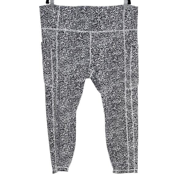 Athleta Ultimate Stash Textured 7/8 Tight in Tailwind Black White Size 2X NWT - Picture 2 of 7